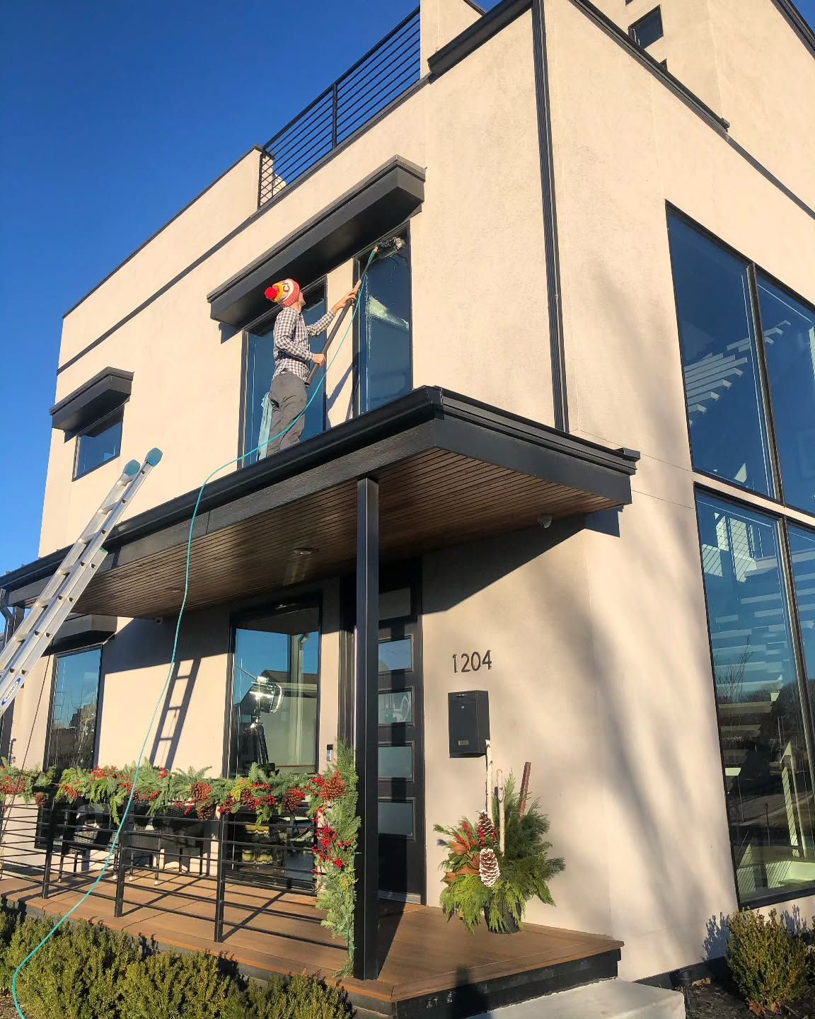 The Benefits of Hiring an Expert Window Cleaner in Gilbert, AZ